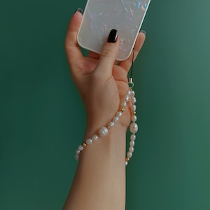 Freshwater Pearl Phone Strap, Pearl Phone Charm, Pearl Phone Chain, Cute Phone Charm, Beaded Phone Charm, Phone Charm Strap
