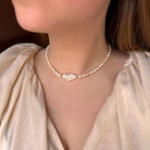 Large Baroque Pearl Choker, Dainty Freshwater Pearls, Huge Baroque Pearl Necklace, Minimalist Bridal Jewelry, Handmade Elegant Gift for Her