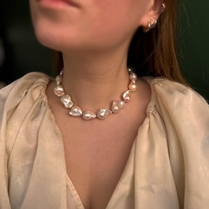 Grand collier de perles baroques, collier de perles boule de feu, gros collier de perles, grand tour de cou de perles baroques, collier de vraies perles baroques