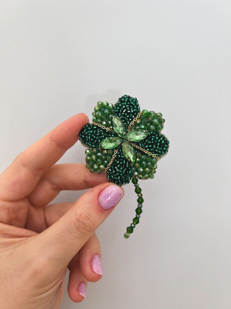 Four leaf clover brooch Green clover Lucky clover Embroidered clover Embroidered flower image 3