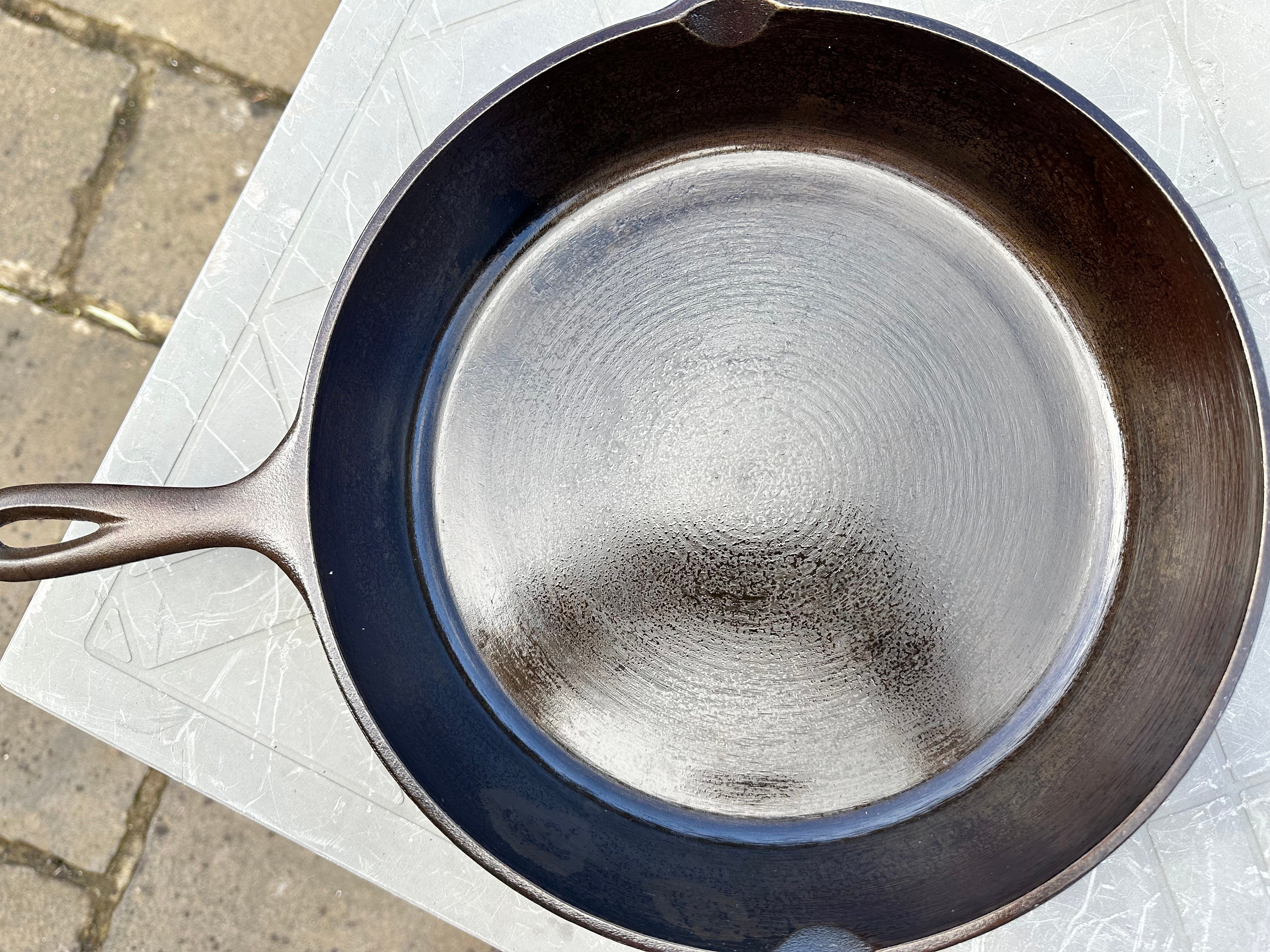 Lodge® Cast Iron Skillet - 10