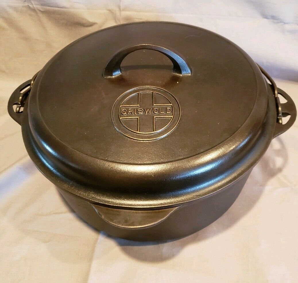 LODGE 4 QUART 10 CAST IRON DUTCH OVEN, LID LIFTER, RECIPE BOOKS, MORE -  sporting goods - by owner - sale - craigslist