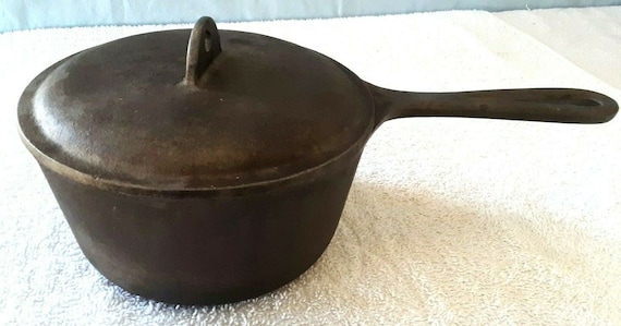 A Vintage BSR Cast Iron Stew Pan With Lid, 2 QT Sauce Pot 