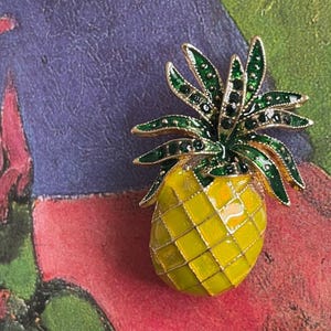 Tropical pineapple fruit brooch in enamelled metal | gift idea for her