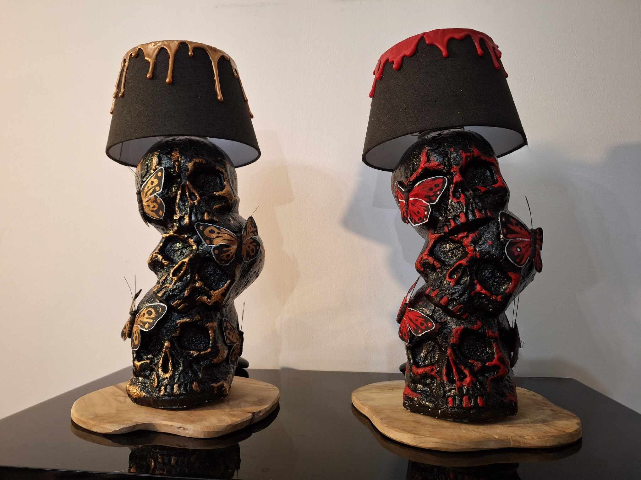 SKULL LAMP | horror decoration with butterflies | Lambert Du Décor Créative