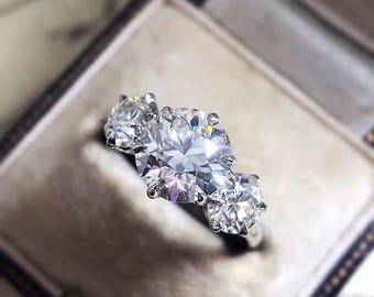 Lucia - 2 Carat Moissanite 925 silver engagement ring