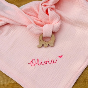 Organic burp cloth personalized with name and grasping toy - Soft muslin made from organic cotton | Muslin cloth, nursing scarf, birth & baptism gift