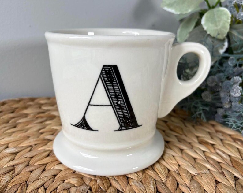 Anthropologie Monogrammed Mug: M Initial Shaving-Style Mug afbeelding 10