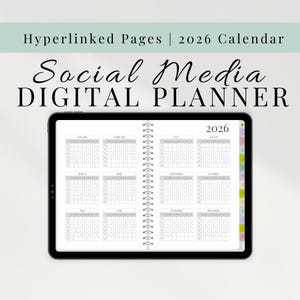 K&ouml;nnte beinhalten: Ein digitaler Planer auf einem Tablet, der einen Kalender f&uuml;r 2026 mit monatlichen Layouts zeigt. Der Bildschirm zeigt den Text "Social Media DIGITAL PLANNER" und "Hyperlinked Pages | 2026 Calendar". Der Planer hat eine Spiralbindung.