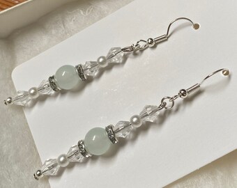Pendientes colgantes blancos de la colección Chroma