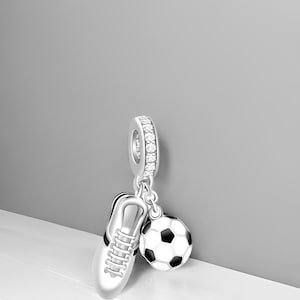 Fußball und Fußballschuh Charm - Fußball Liebhaber, Silber Charm, Geschenk für Sohn, Geschenk für Papa, ästhetischer Charm Kompatibel mit Pandora Armbändern