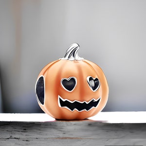 Cute Pumpkin Charm - For Halloween Lovers, Gift For Halloween, Pumpkin Lover, Cute Charm, Spooky Charm, Compatible with Pandora Bracelets