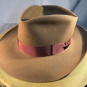 Vintage Hat Box, Round Suitcase, Tweed Case, Brown Hat Box, Round Hat Box,  Herringbone Case, Retro Hat Box, Vintage Train Case, Small Case 