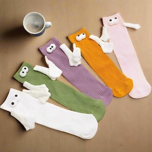 マグネット式カップルソックス、カップル用ソックス、面白いソックス、かわいいギフト、ラブソックス、楽しいソックス、心地よいソックス、恋人へのギフト、クールなソックス、レディースソックス