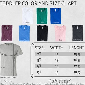 K&ouml;nnte beinhalten: Eine Farb- und Gr&ouml;&szlig;entabelle f&uuml;r Kleinkinder zeigt T-Shirts in verschiedenen Farben, darunter Wei&szlig;, Schwarz und Rosa. Die Tabelle enth&auml;lt Gr&ouml;&szlig;en-, Breiten- (Zoll) und L&auml;ngenma&szlig;e (Zoll) f&uuml;r die Gr&ouml;&szlig;en 2T bis 5T.