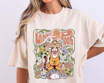Camiseta Comfort Colors Winnie The Pooh, Pooh e Amigos Retrô