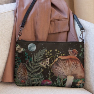 Sous un sac à main crossbody Mushroom Moon, cuir végétalien, Cottagecore, cadeau de petite amie, sangles amovibles, jolie sacoche de sorcière, fougères gothiques