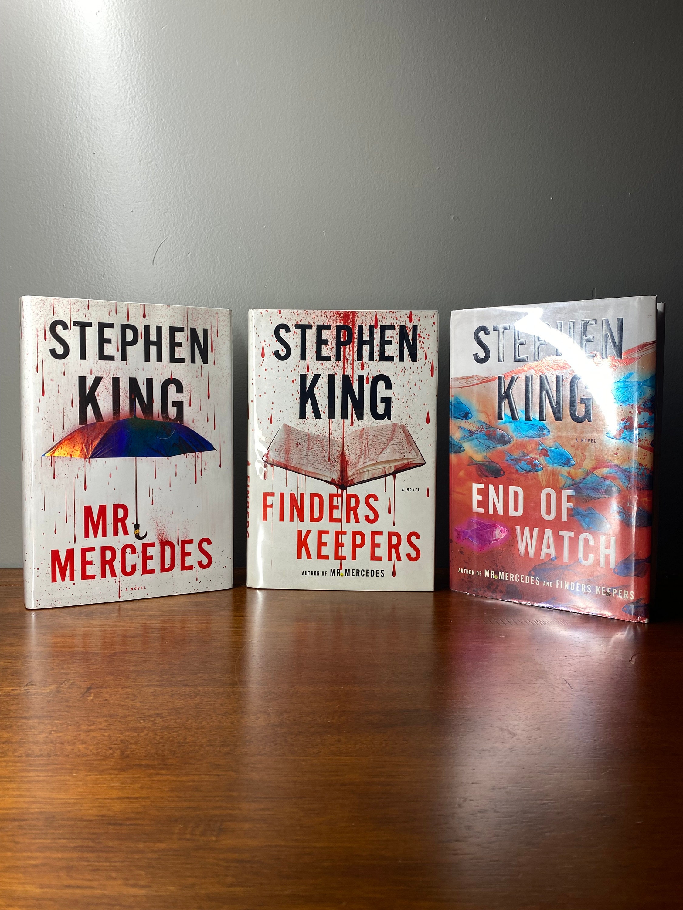 The Bill Hodges Trilogy Boxed Set: Mr. Mercedes, Finders Keepers, and End  of Watch (Bill Hodges Trilogy): King, Stephen: 9781501142062: :  Books