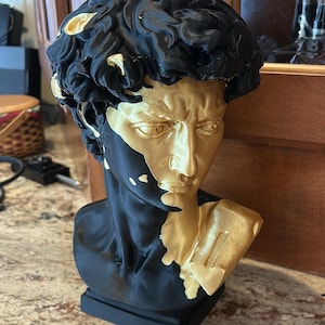 Majestic Bust- Arena Breakout