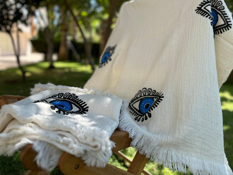BenchWorksPro Evil Eye Turkish Beach Towel - Thumbnail 3