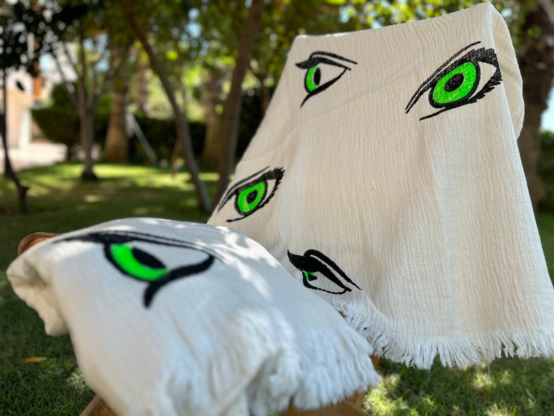 BenchWorksPro Evil Eye Turkish Beach Towel - Thumbnail 2