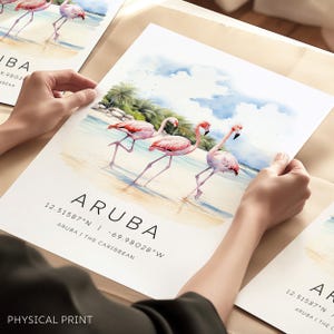 Poster di viaggio di Aruba, poster di viaggio caraibico, Flamingo Beach Aruba, poster di viaggio con fenicotteri, coordinate di viaggio, Caraibi, regalo di fidanzamento e matrimonio