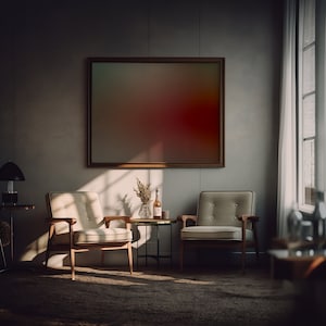 K&ouml;nnte beinhalten: Zwei beige Sessel mit Holzrahmen und ein kleiner schwarzer Beistelltisch mit einer Weinflasche und einer Vase mit getrockneten Blumen in einem Wohnzimmer mit einem gro&szlig;en gerahmten abstrakten Gem&auml;lde an der Wand.