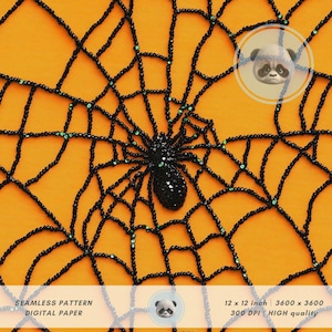 Puede incluir: Papel digital naranja con un diseño de telaraña de cuentas negras y una araña grande de cuentas negras. El texto "SEAMLESS PATTERN DIGITAL PAPER" está en la parte inferior. La imagen mide 30,48 x 30,48 cm y 300 DPI.