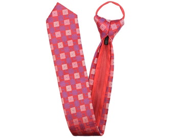 Red Checkered Zipper Necktie - Stylish and Adjustable Tie - Father&#39;s Day Gift