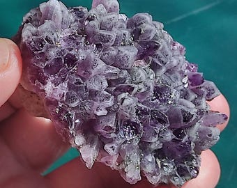 ブルガリア、ハスコヴォ、チャラ鉱山産の美しいアメジストファントムと