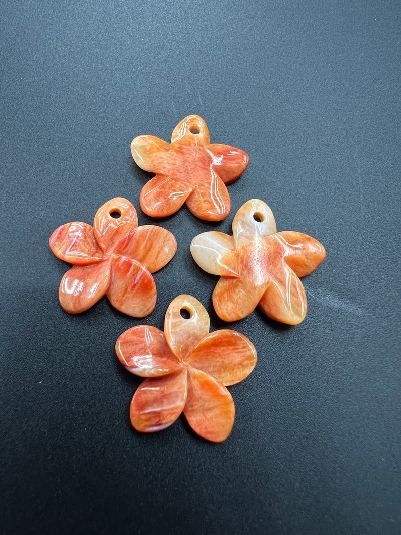 Spiny Oyster Flower Loose Pieces 20mm (20/Pcs)