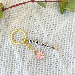 Daisy Keychain, Custom Daisy Flower Keychain, Personalized Name Charm, Custom Keyring Flower Charm, Custom Gift, Floral Accessory, Bag Charm