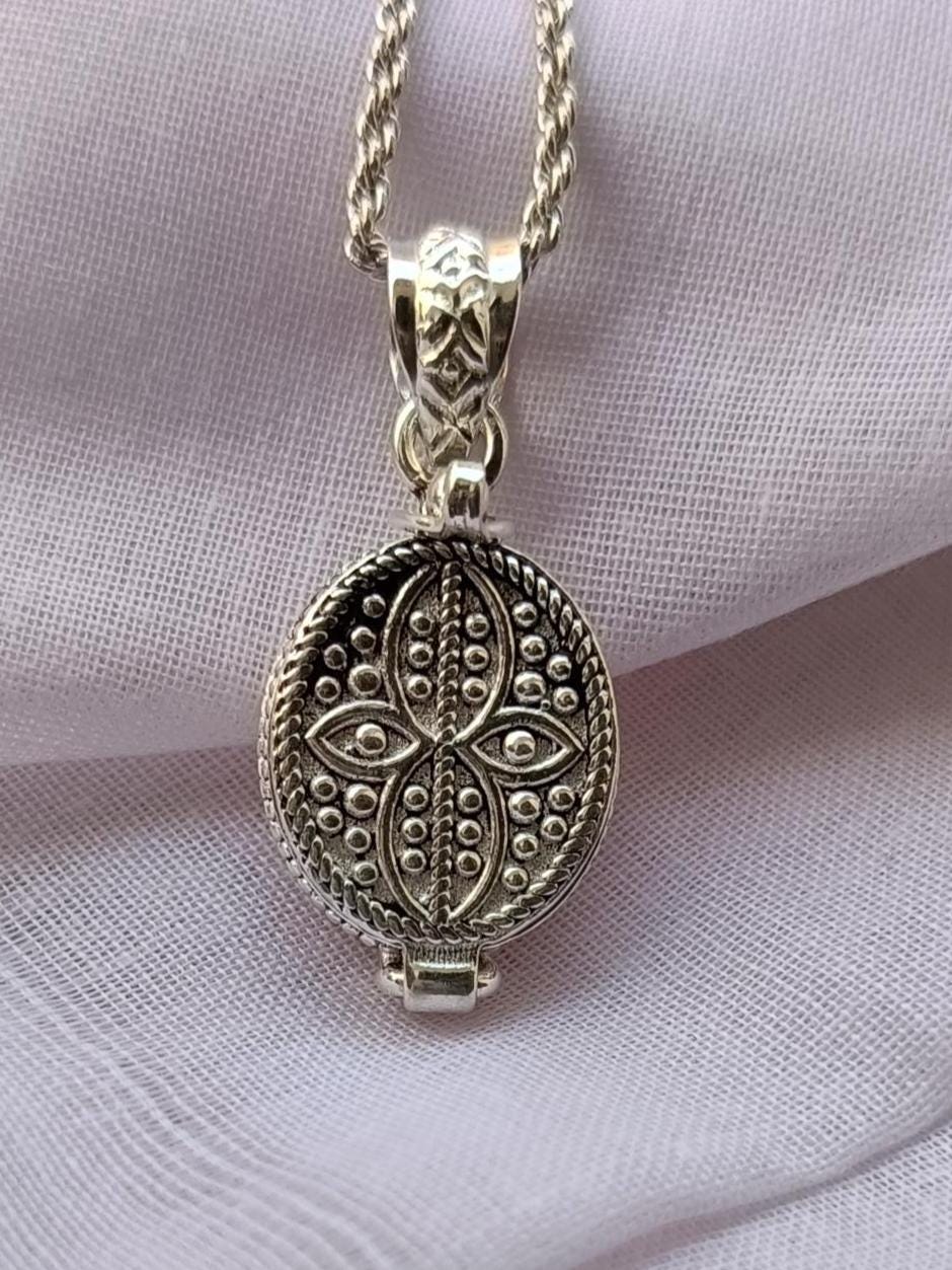 Porte-clés pendentif à intervalles en laiton, contenant à bijoux
