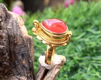 Rad Onyx Poison Ring, Gold Pillbox Compartment Ring