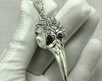 Colgante de calavera de cuervo de plata de ley hecho a mano: collar gótico de Halloween