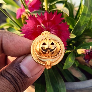 Pumpkin Face Poison Ring, Ghost Pumpkin Ring ,Handmade  Poison Gold Ring ,Halloween party Gift ,Angry Pumpkin Faces perfume box poison Ring