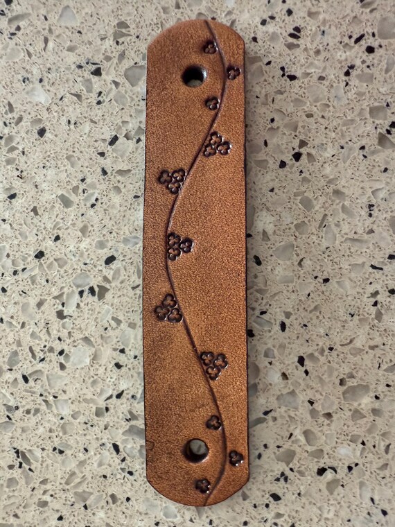 Brown Handmade Leather Hair Pin / Clip With Delicate Floral  display picture 2