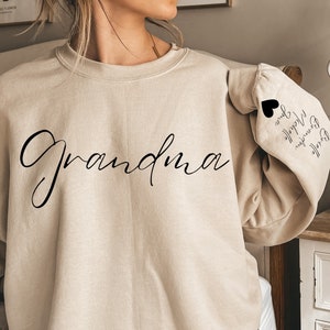Custom Grandma Sweatshirt with Grandkids Names on Sleeve, Personalized Grandma Sweatshirt, Gift for Grandma, Christmas Birthday Gift for Mom