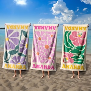 Retro bloemen gepersonaliseerd strandlaken, aangepaste naamhanddoek voor vrouwen, zomervakantie cadeau voor haar, vrijgezellenfeesthanddoek, bloemenbadhanddoek