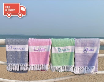 Serviette de plage avec nom personnalisé, serviette de plage à monogramme personnalisée pour adulte, enterrement de vie de jeune fille ou jeune garçon, serviette de cadeau de mariage, voyage entre filles