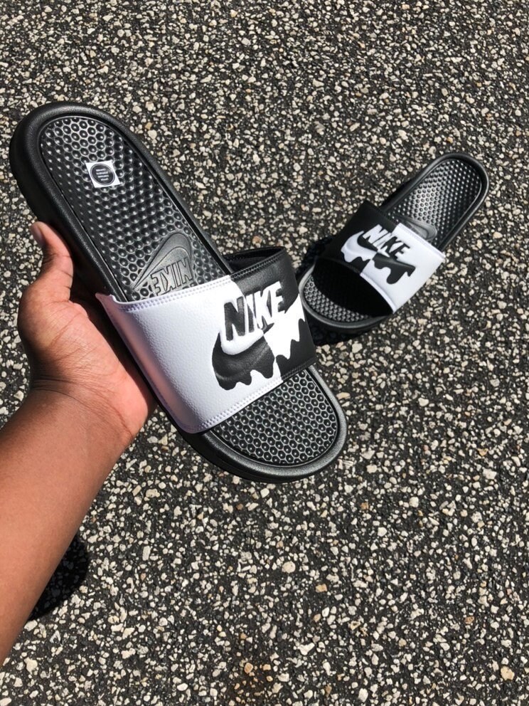 zip up nike slides