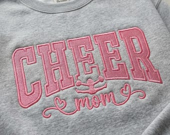 Diseño de bordado "Cheer Mom Varsity", archivo para el día del partido de la mamá deportista (descarga digital)