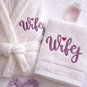 Diseño de bordado "Wifey", regalo para despedida de soltera en letra cursiva (descarga digital)