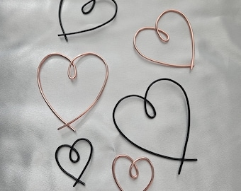 Handmade Metal Wire Heart Decor – Modern Shelf Styling