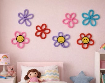 Crochet Wire Flower Wall Decor | Yarn Wrapped Smiley Flower Art (10-12cm)
