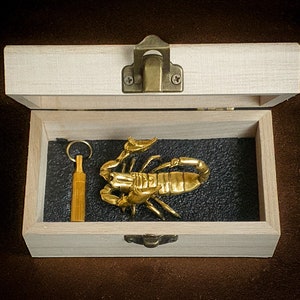 Desk Decor Scorpion Mini Capsule Holder, Pen Pencil Holder, Keyring, Gamer Gift, Nerd Collectible, Mini Storage Pendant, Fantasy gift