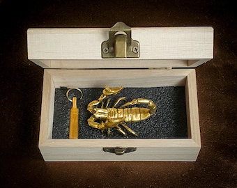 Desk Decor Scorpion Mini Capsule Holder, Pen Pencil Holder, Keyring, Gamer Gift, Nerd Collectible, Mini Storage Pendant, Fantasy gift