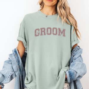 Custom Bride & Groom Comfort Colors® T-shirt, Personalized Engagement Shirt, Honeymoon Matching Bride And Groom Clothing, Wedding Party Tee