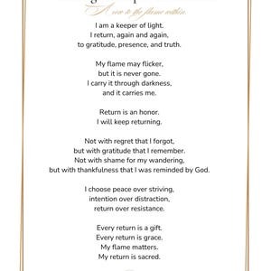 Op de afbeelding: Een wit papier met de tekst "The Light Keeper's Manifesto" in een decoratief lettertype. De tekst is een gedicht over het terugkeren naar dankbaarheid en vrede. Het papier heeft een gouden rand en een kleine bloemenillustratie.