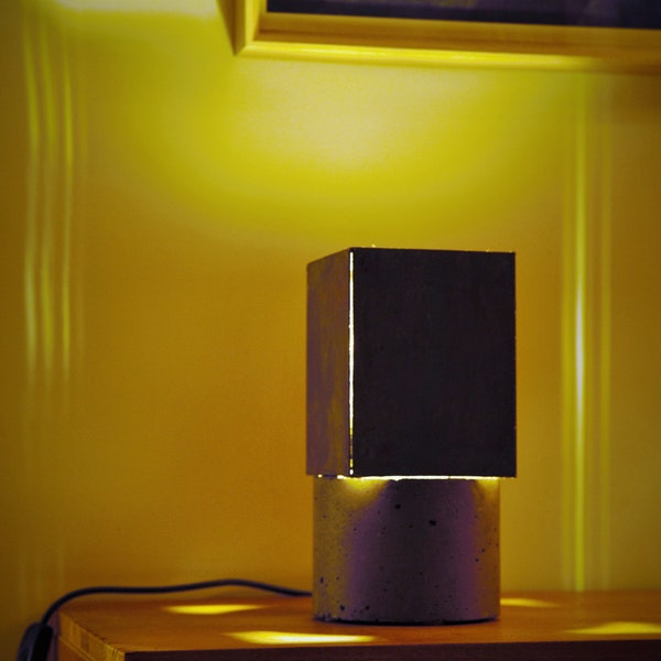 Single steel and concrete lamp